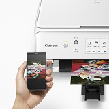 写真：スマートフォンにたまった画像をピクサスで直接プリントできます。日常の出来事やSNSの写真など、どんどんプリントしてください。